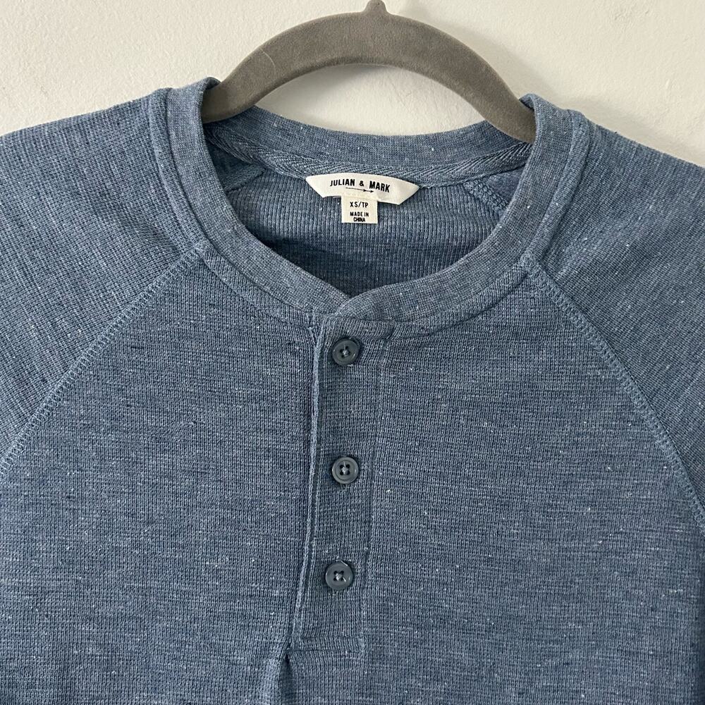 Julian & Mark Men's Long Sleeve Henley Knit Crew Neck Blue Shirt Size XS - Picture 2 of 6